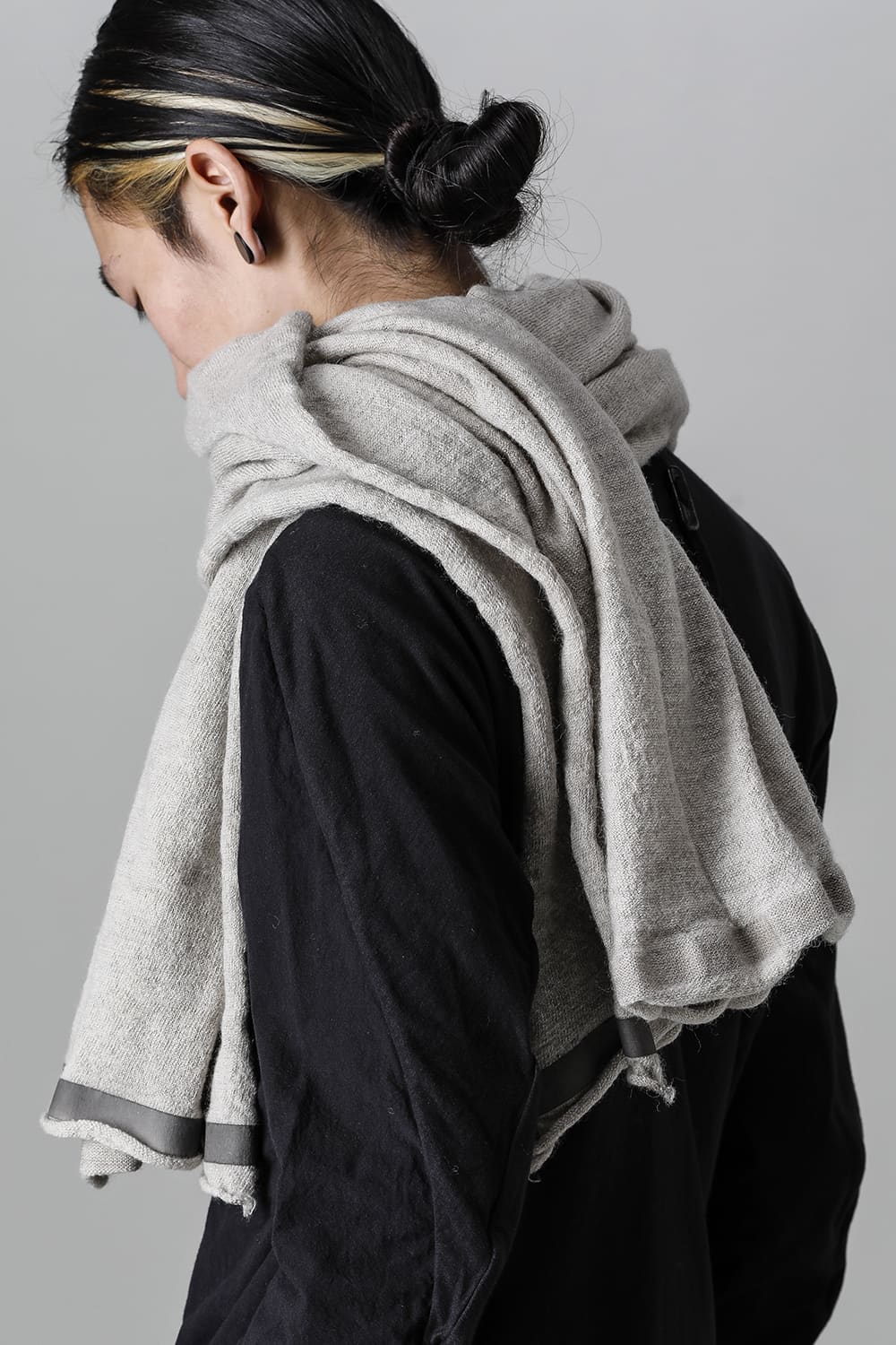 Scarf w/ Thermoadhesive Leather Tapes Beige Natural Dye