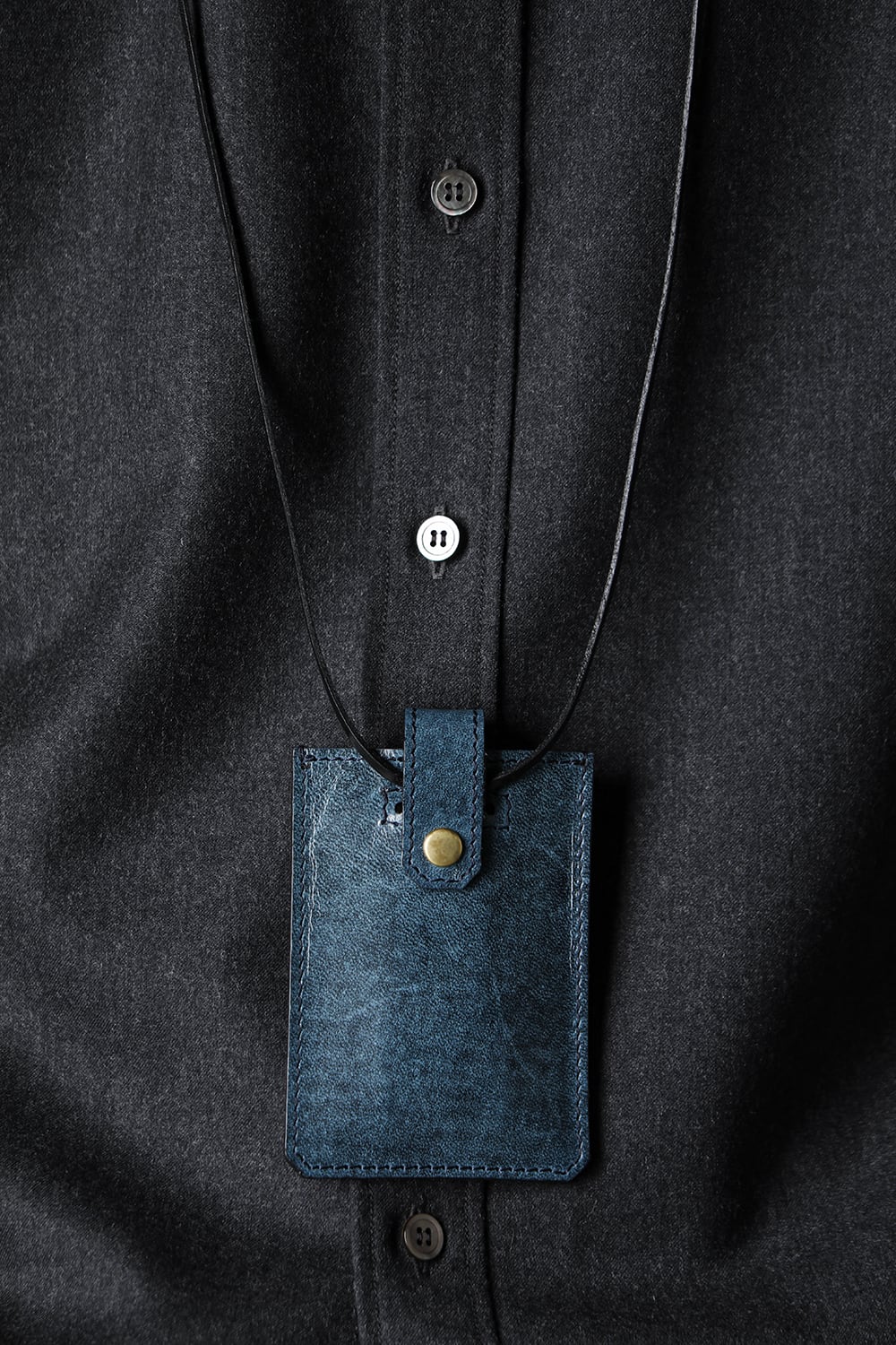 スライドカードケース - 青森産ホースレザー ワックスプレス ネイビー