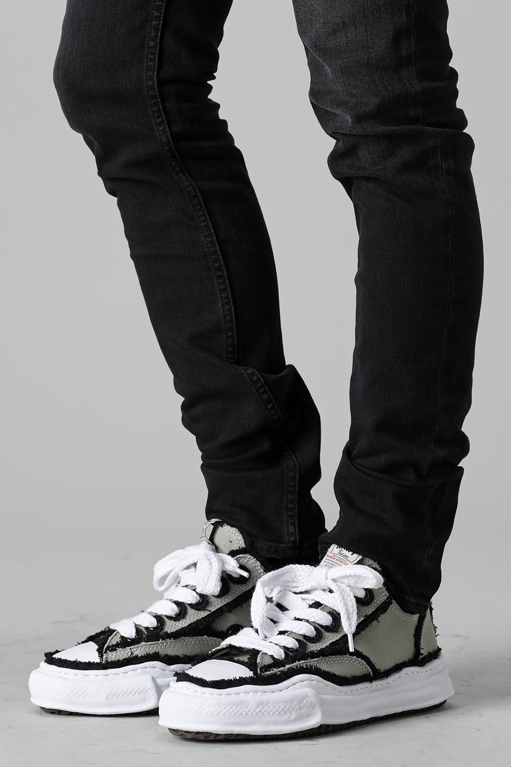 -ピーターソン ロー オーバーハンギング キャンパス ロートップ スニーカー White