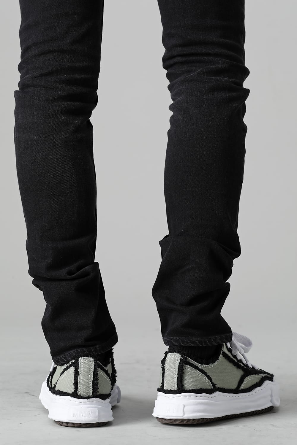 -ピーターソン ロー オーバーハンギング キャンパス ロートップ スニーカー White