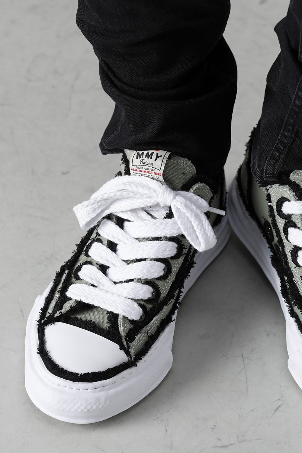 -ピーターソン ロー オーバーハンギング キャンパス ロートップ スニーカー White