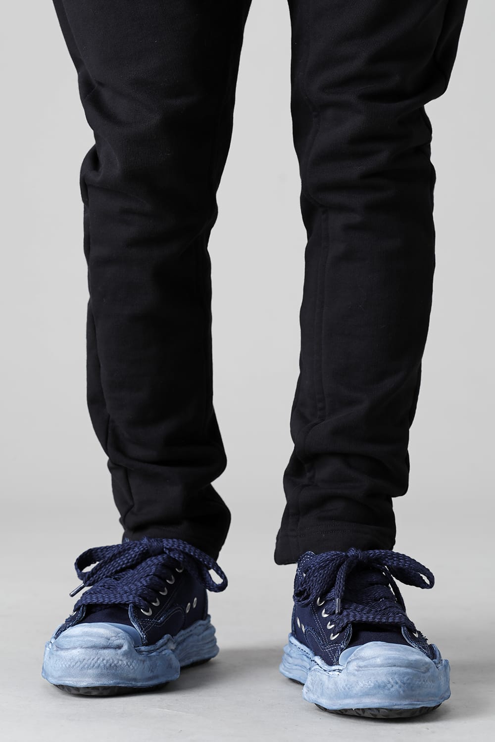 -ハンク ロー- オリジナルソール オーバーダイ キャンバス ロートップ スニーカー Navy