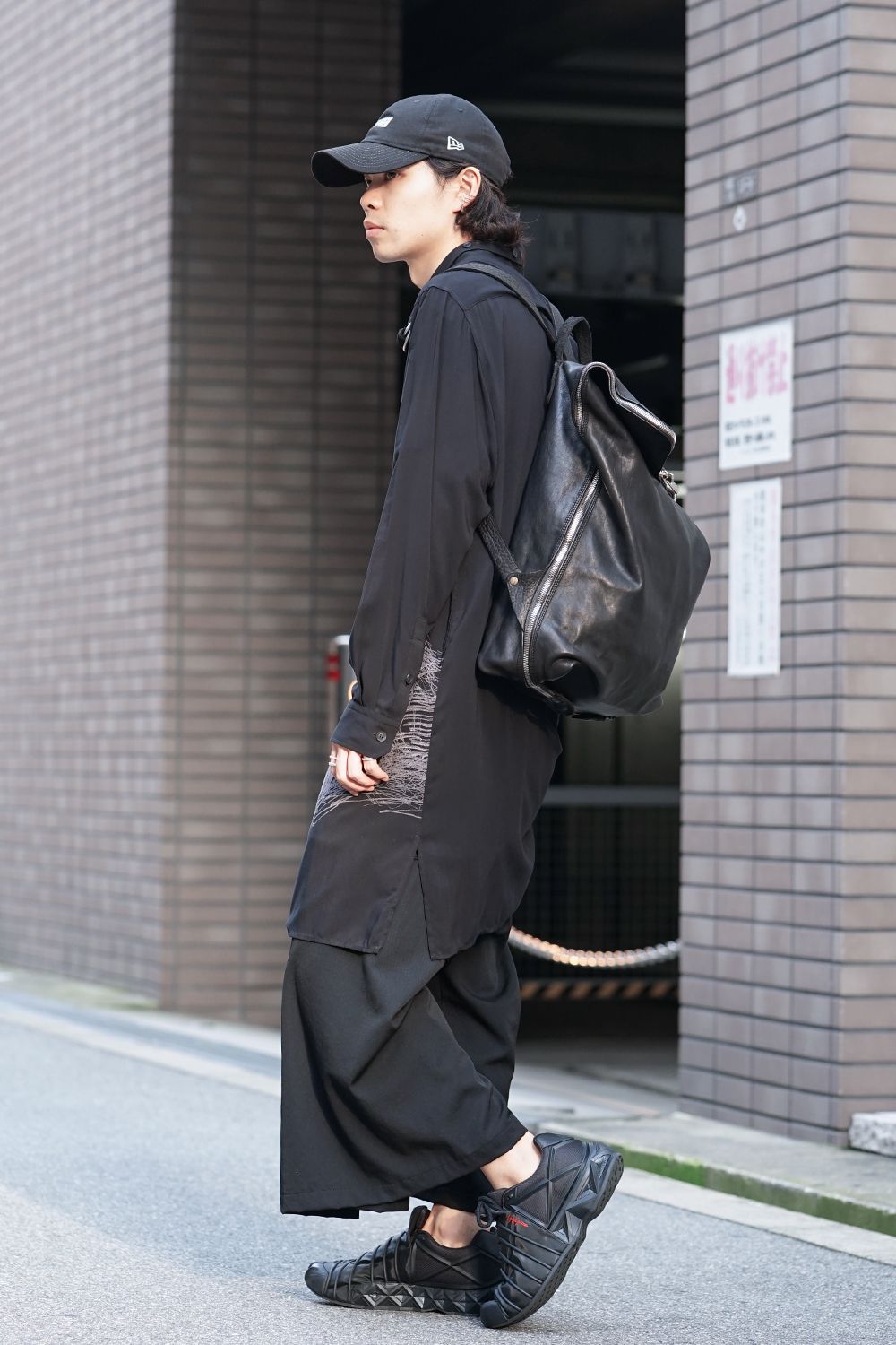 Large Belted Backpack Soft Horse Full Grain Leather BLK/T