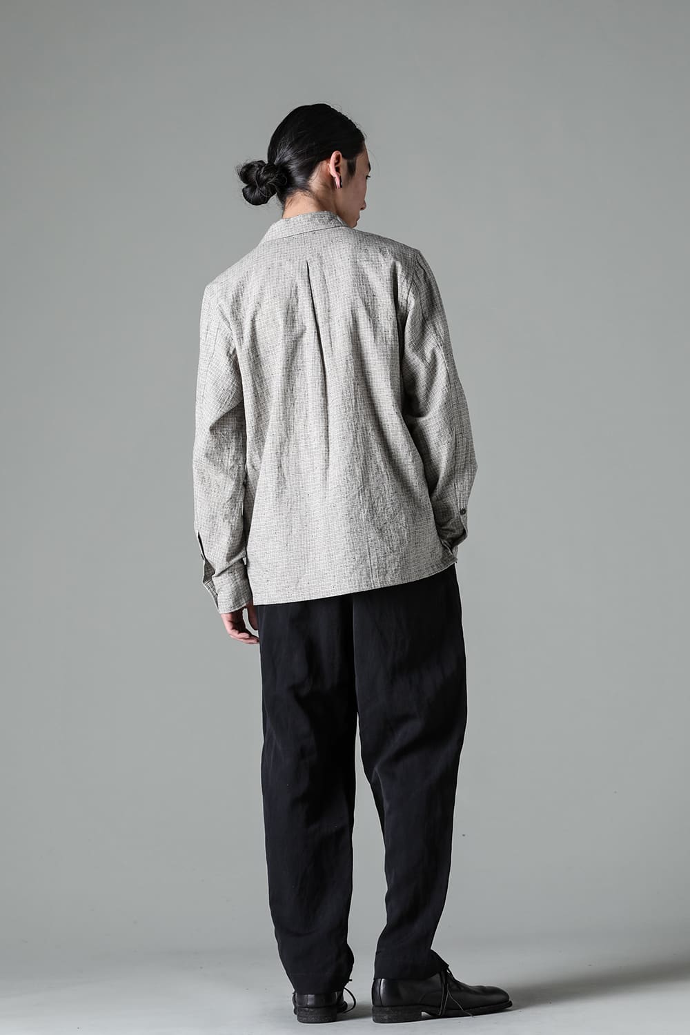 plain shirt light color check - A