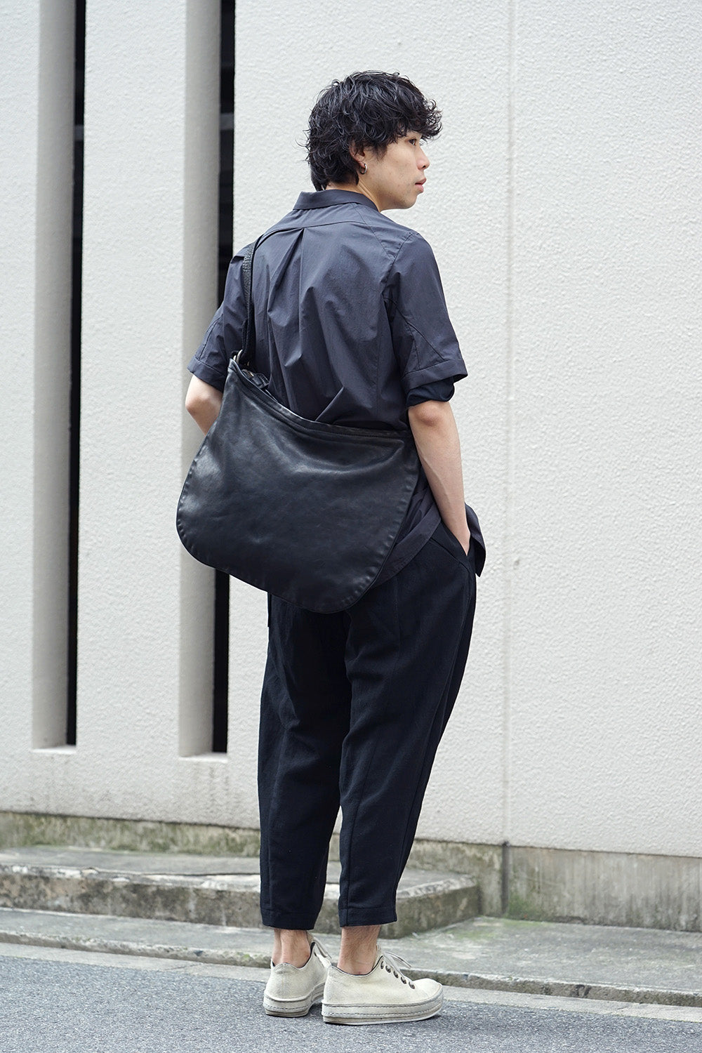 Leather Shoulder Bag Soft Horse Full Grain Leather - Black Q20