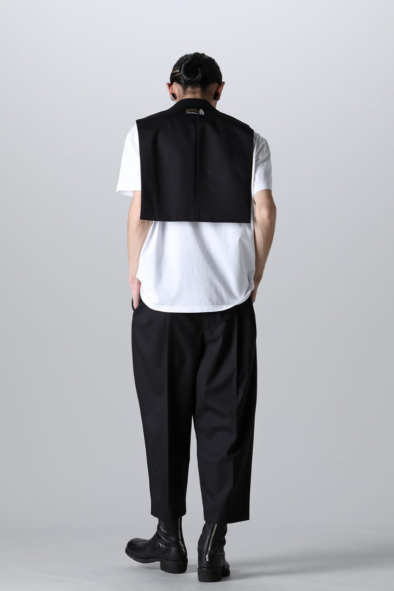 notched lapel attachment jacket.