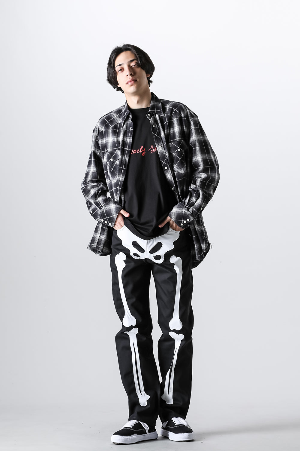 loose fit jean.(bone) black x white bone
