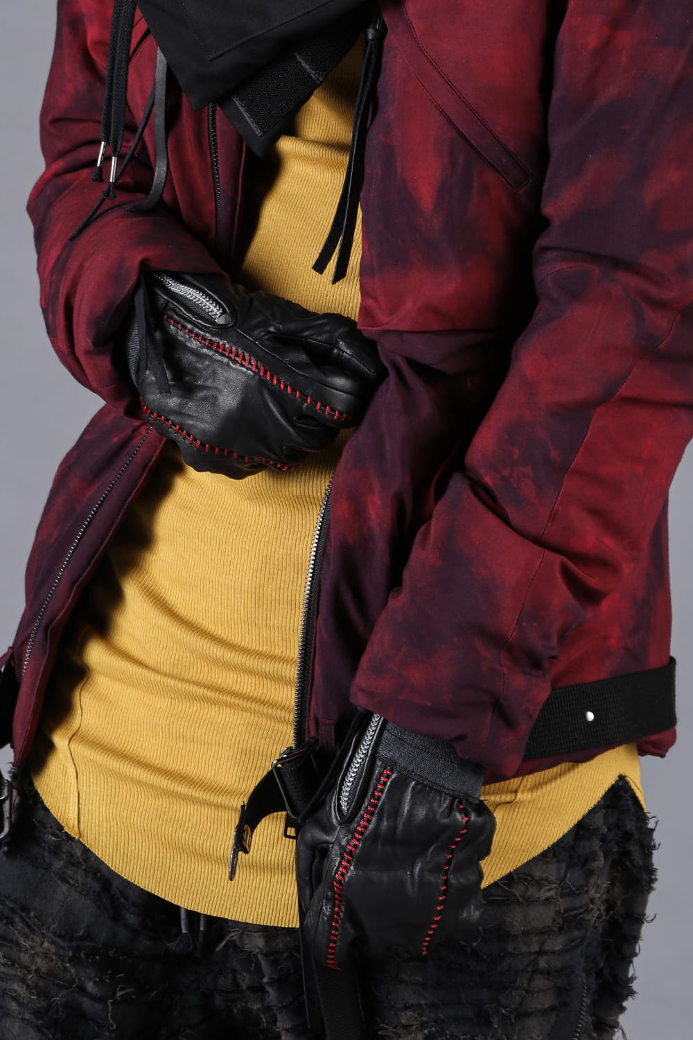 ホースレザーオーバーロックグローブ レッド × ブラック