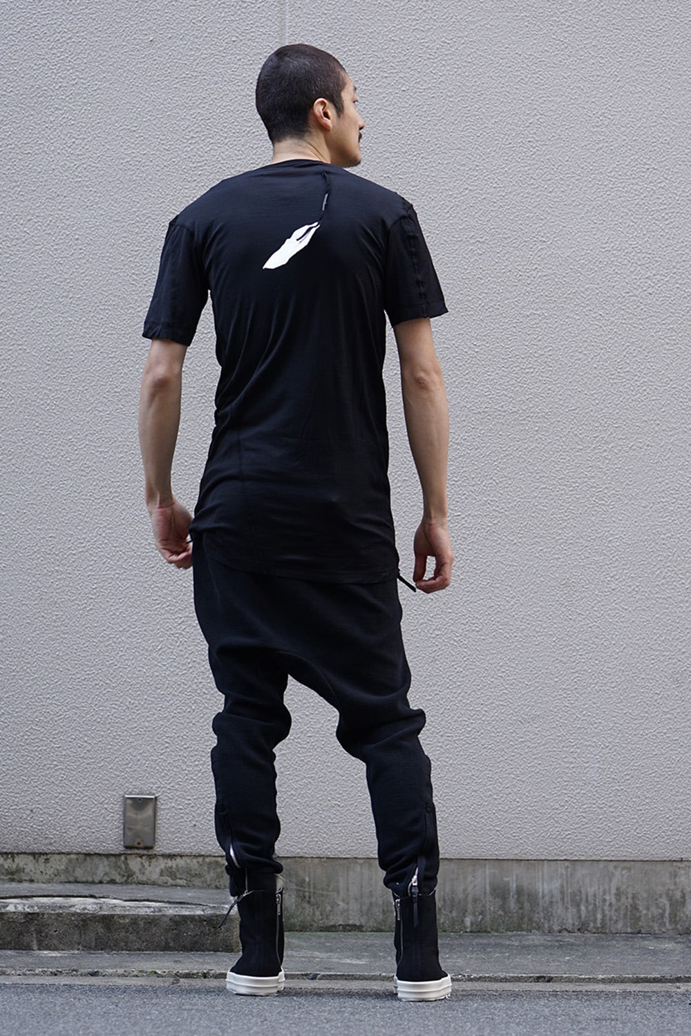 Lock stitch T-shirt (Black)