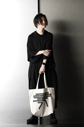 Ground Y 20SS Monotone style with both design and functionality