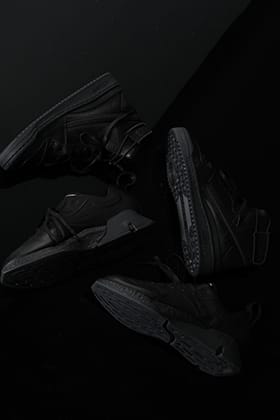[スタッフコラム]Y-3 (ワイスリー) フットウェアのご紹介
