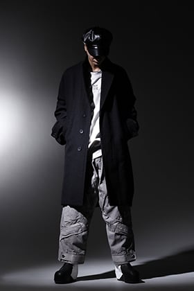 JULIUS 2021-22AW モノトーン コートスタイリング