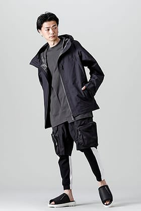 White Mountaineering Cargo Shorts Style