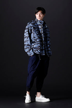 PHENOMENON x The Viridianne blue-collar item styling
