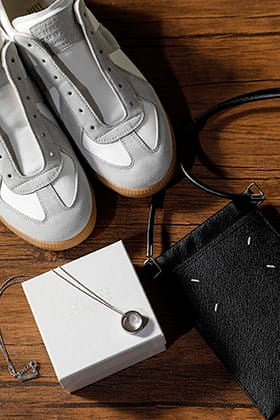 Introduction of "Sneakers, Cell Phone Pouch, Necklace" from Maison Margiela's new collection!!