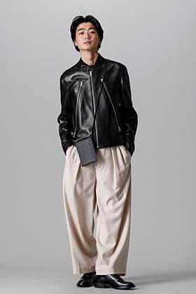 A brand mix style with Maison Margiela 5 ZIP riders!