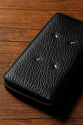 Maison Margiela Wallet Zip Around Continental" Details!