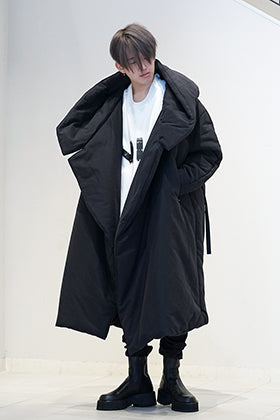 JULIUS 19 Fall Winter Collection HOODED OVERCOAT Styling!!