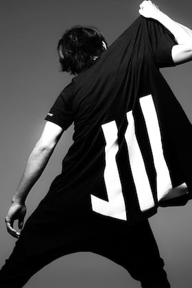 BACK KAMON T-SHIRT