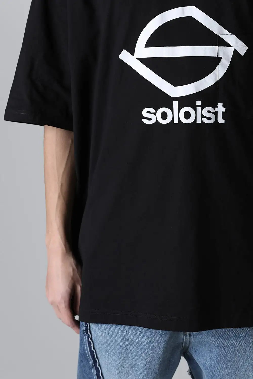 Sロゴアンドボーンエムブレム(オーバーサイズショートスリーブポケットティー) Black