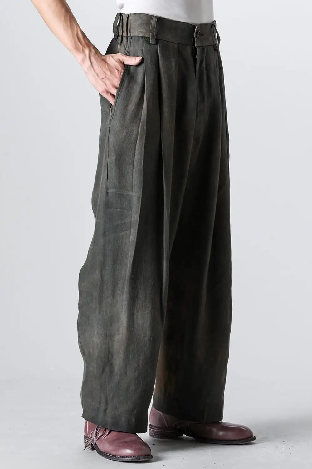 Front Pleats Tapered Long Trousers