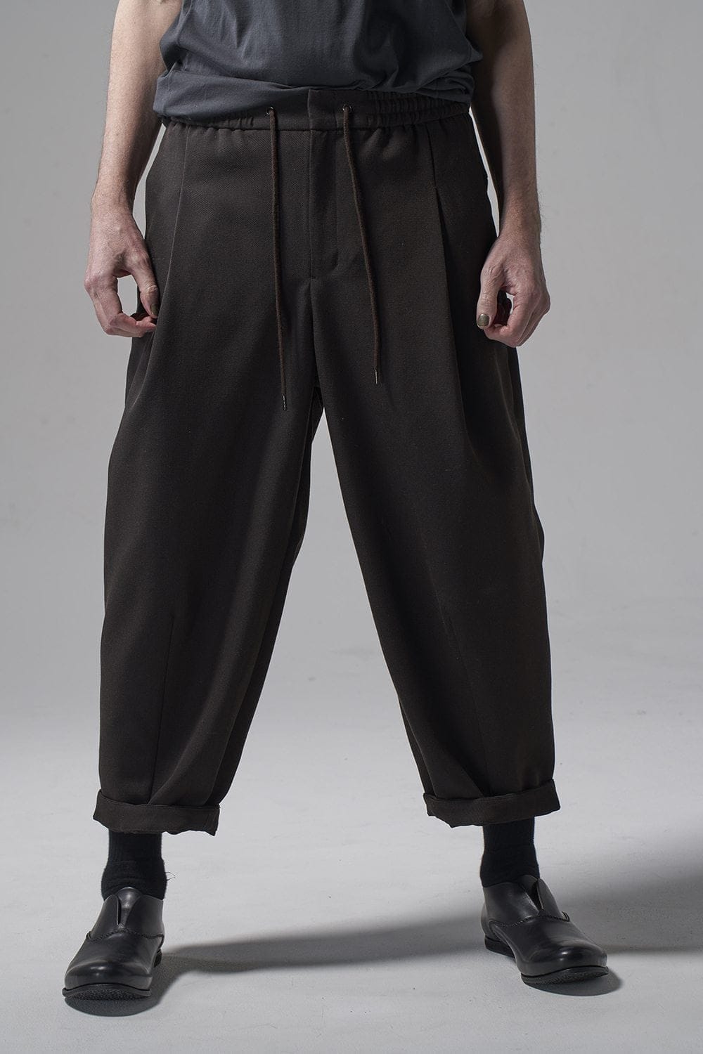 Baggy cropped pants Sculptured Wool gabardine