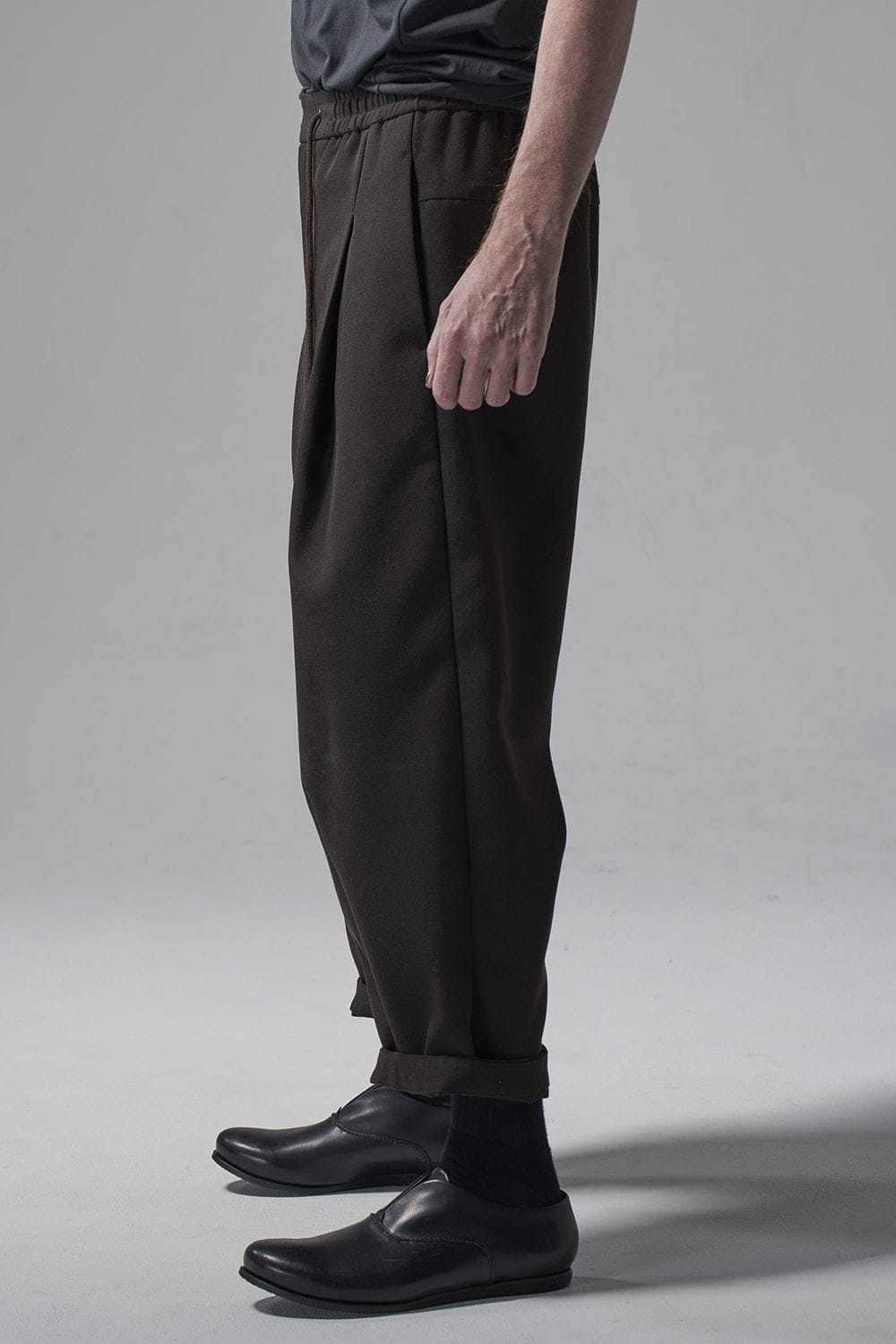 Baggy cropped pants Sculptured Wool gabardine