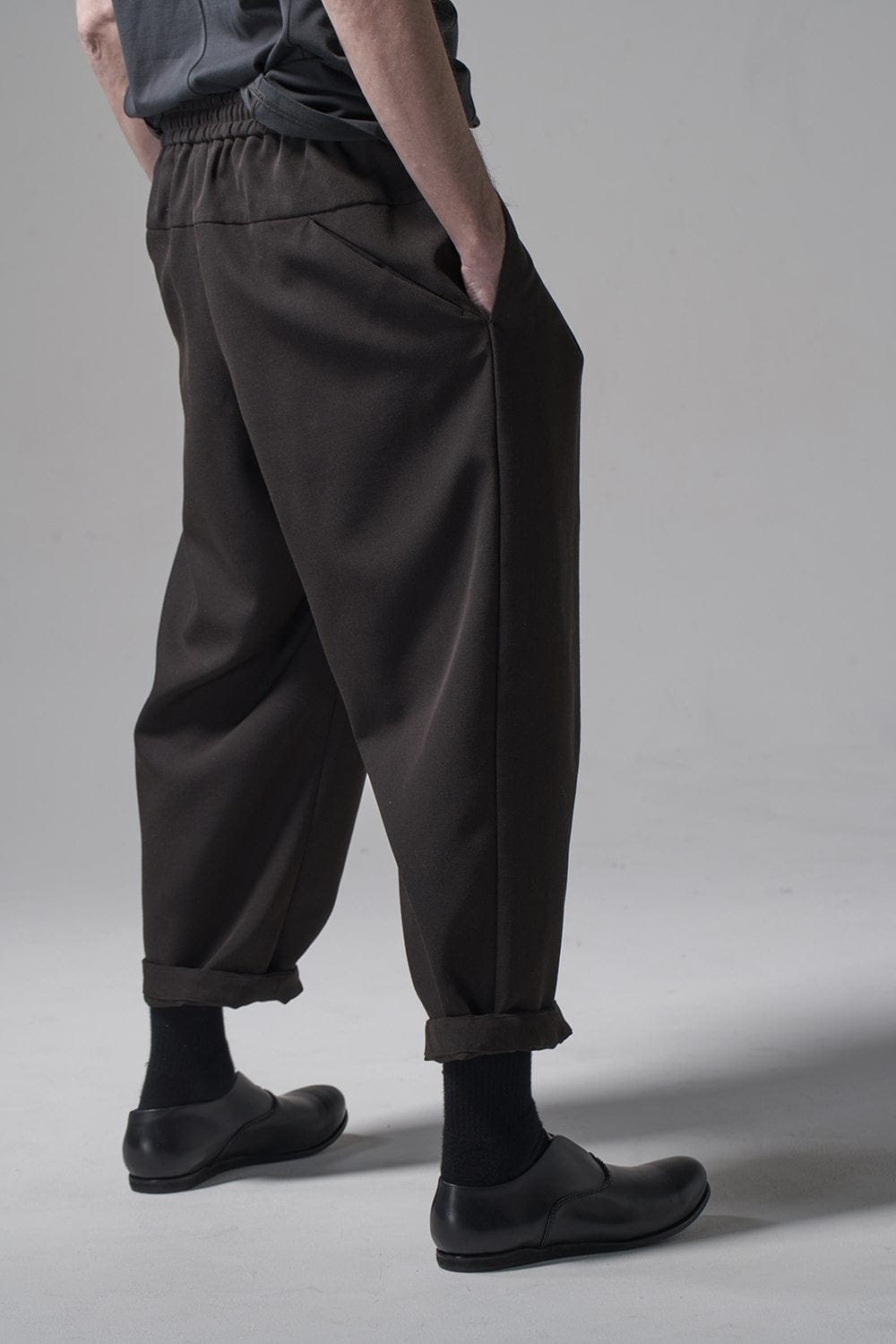 Baggy cropped pants Sculptured Wool gabardine