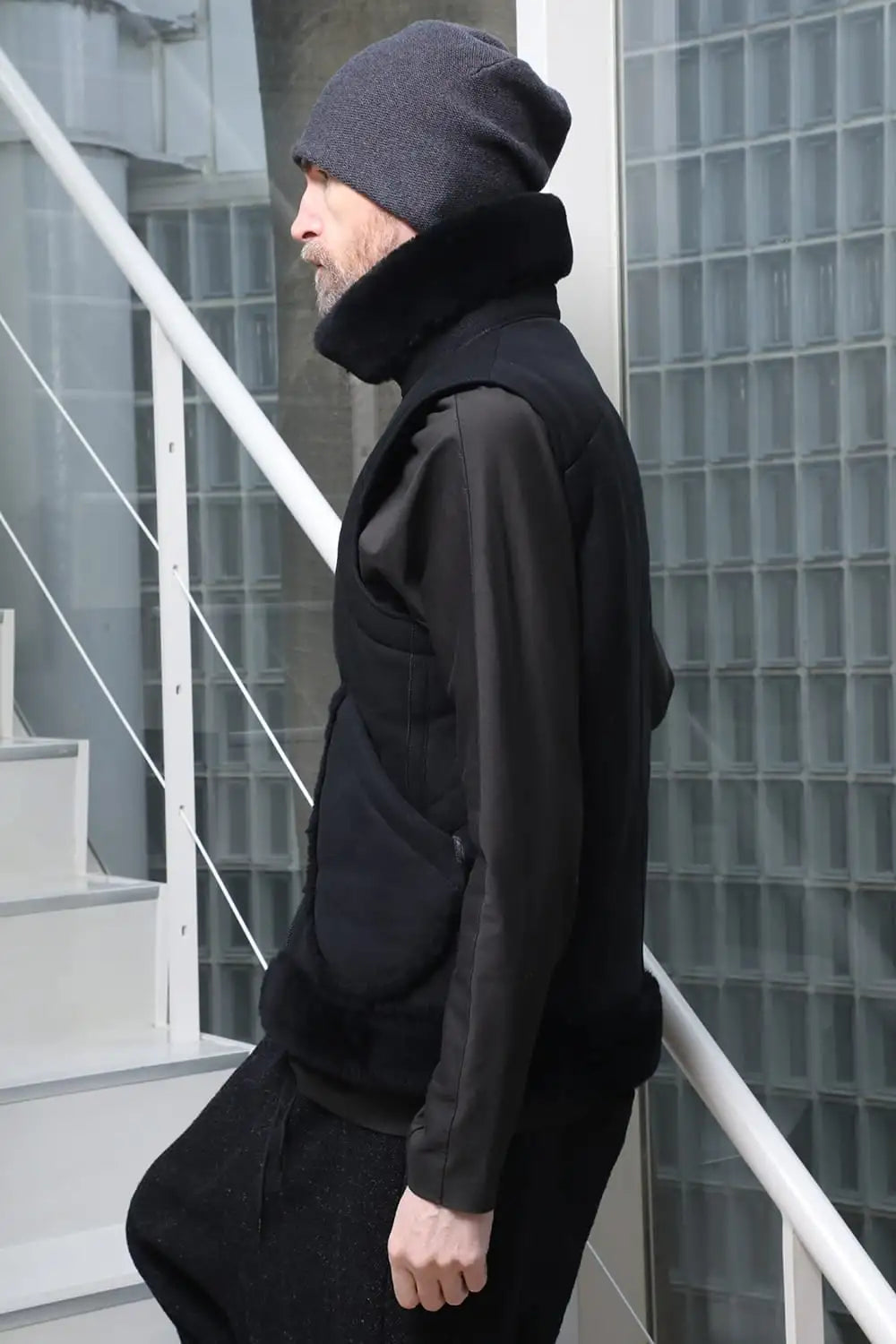 High neck  Vest Sheep Skin Black