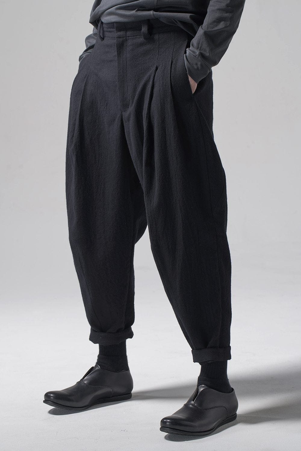 Cropped pants Virgin wool