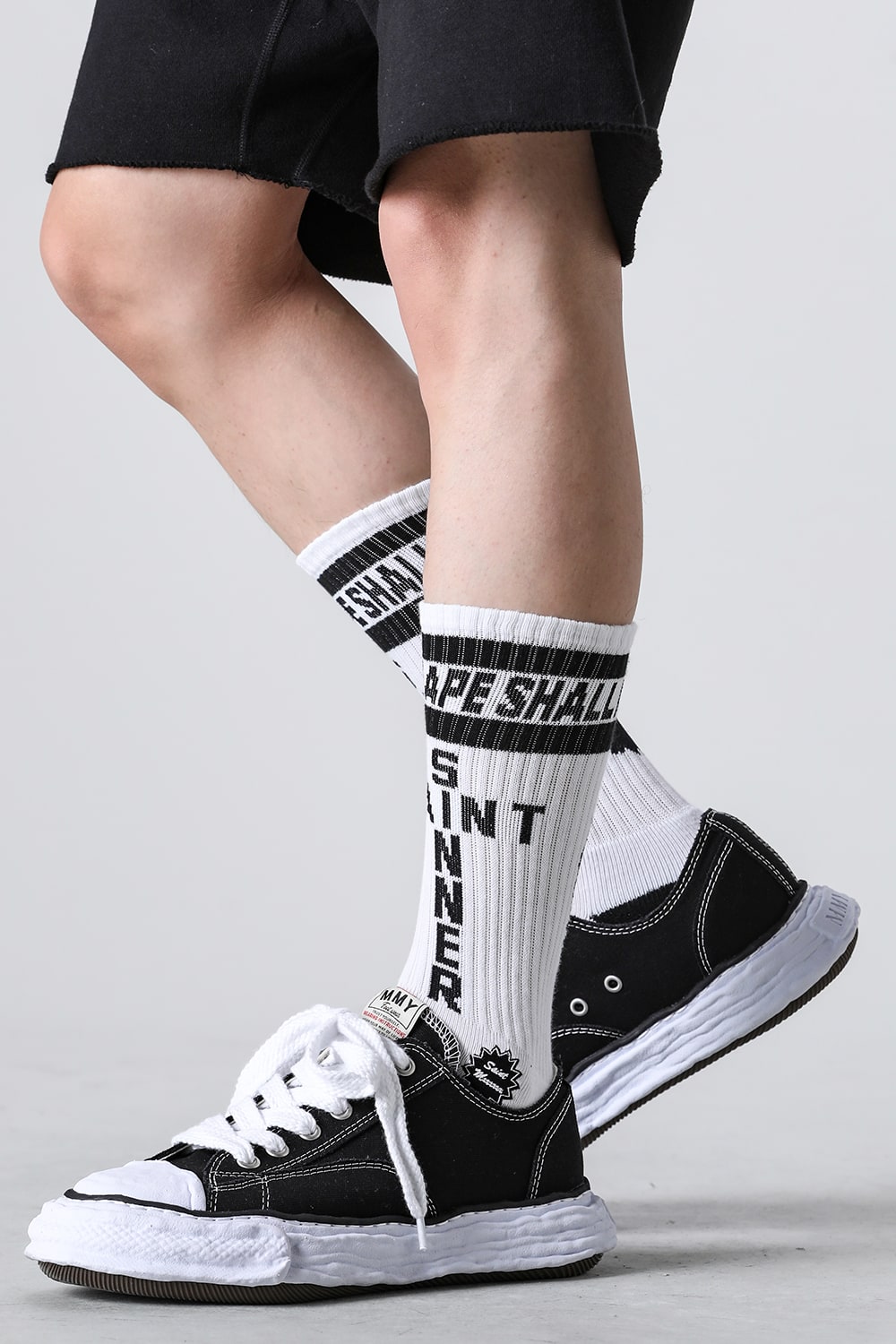 A BATHING APE® × SAINT Mxxxxxx Socks White