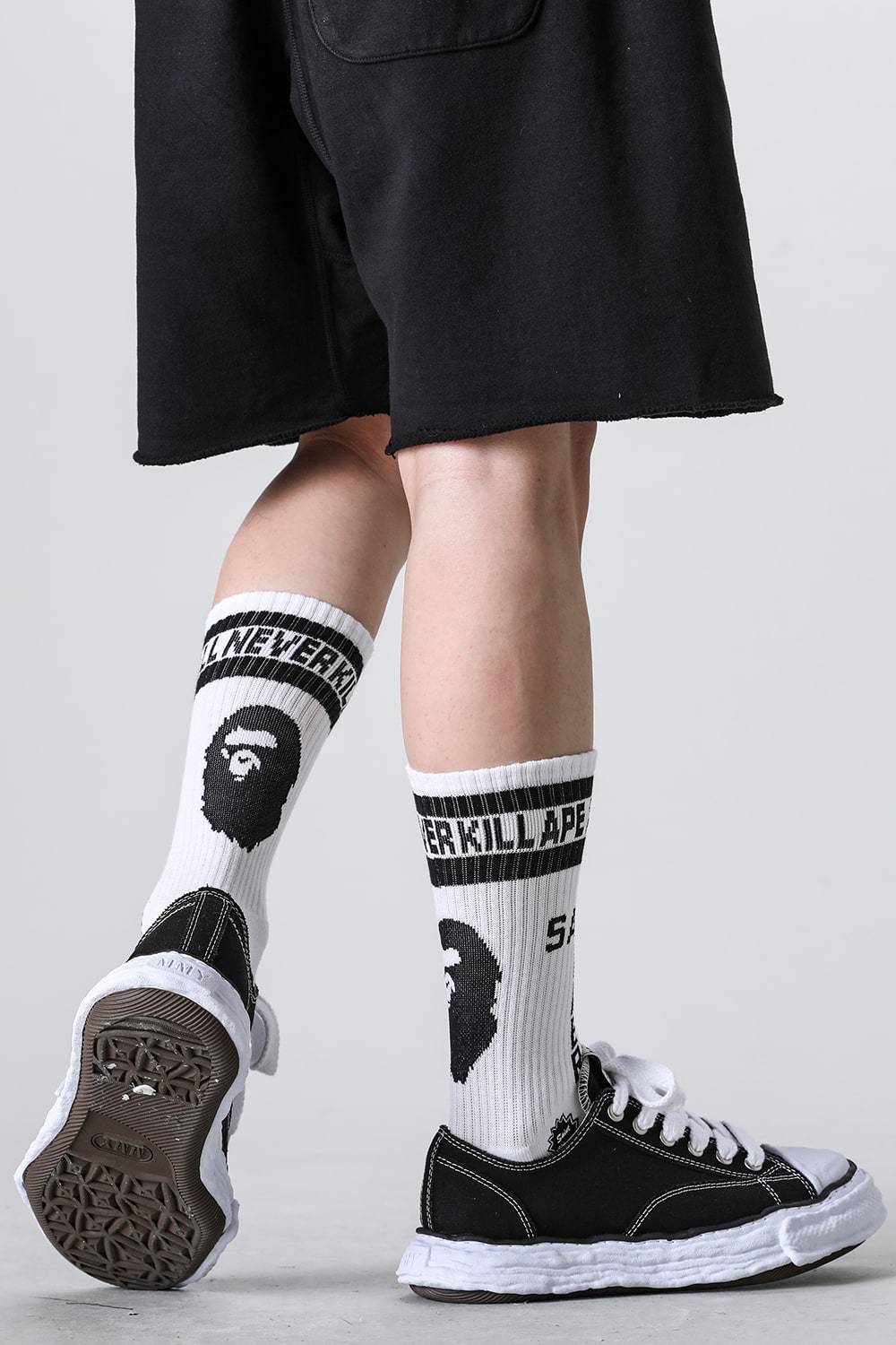 A BATHING APE® × SAINT Mxxxxxx Socks White