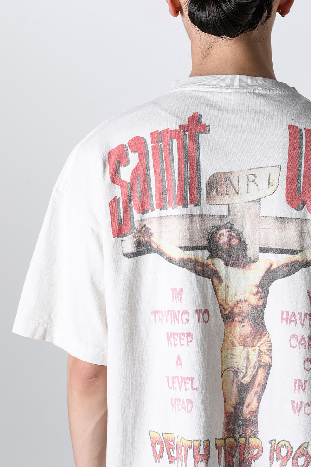 SAINT WAR Short sleeve T-shirt