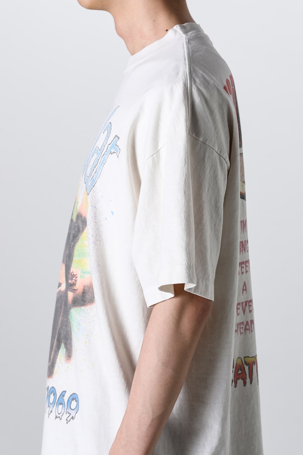 SAINT WAR Short sleeve T-shirt