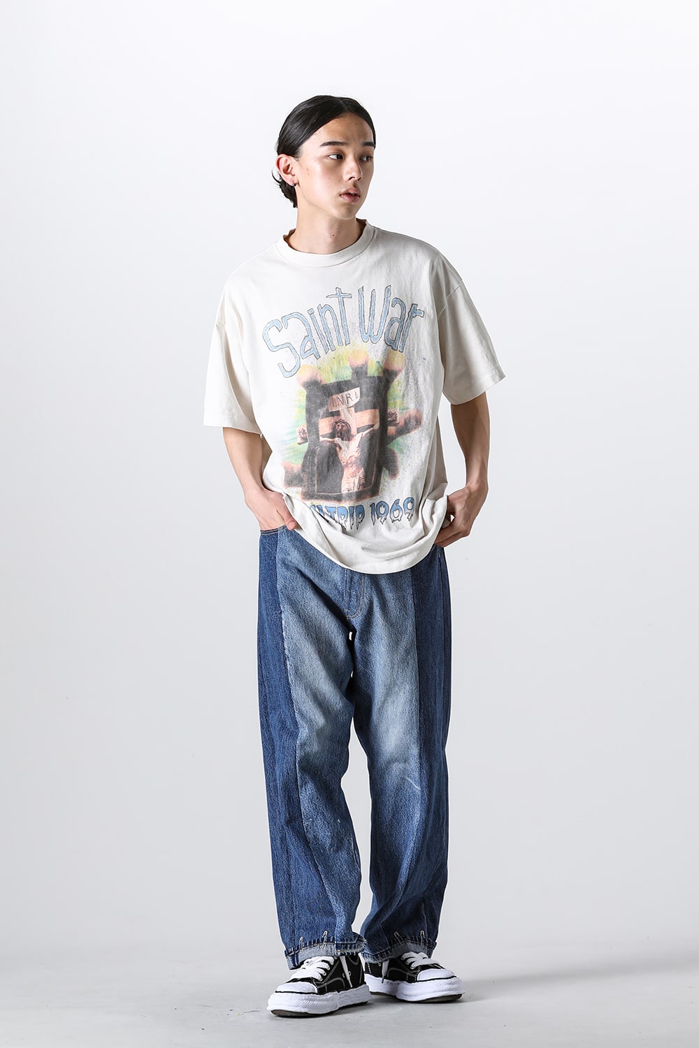 SAINT WAR Short sleeve T-shirt