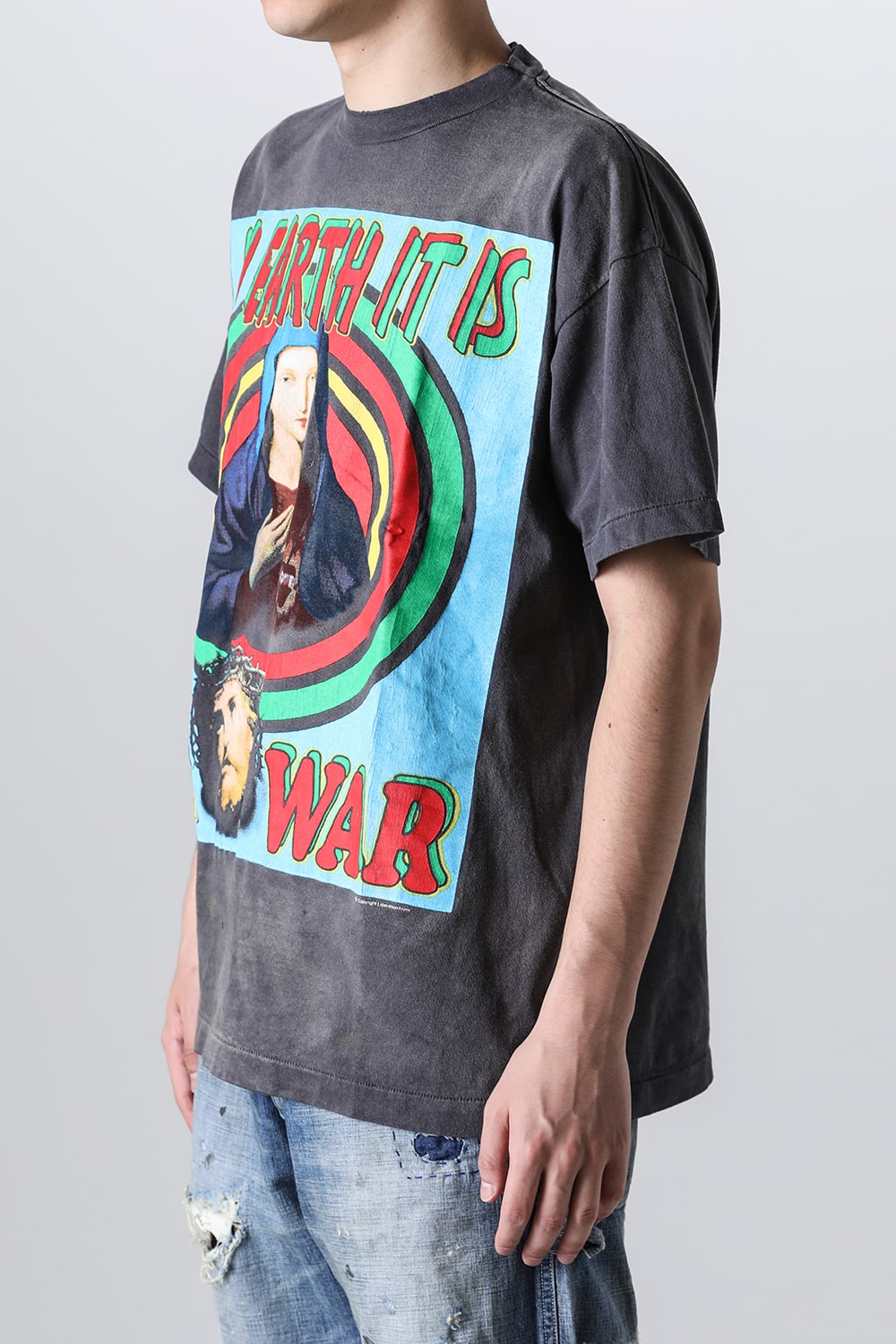 ON EARTH Short sleeve T-shirt