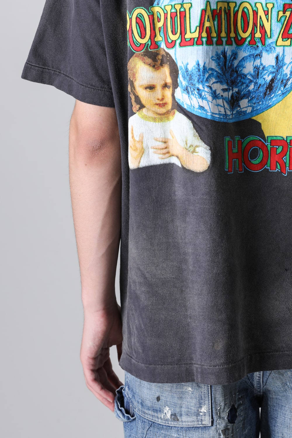 ON EARTH Short sleeve T-shirt