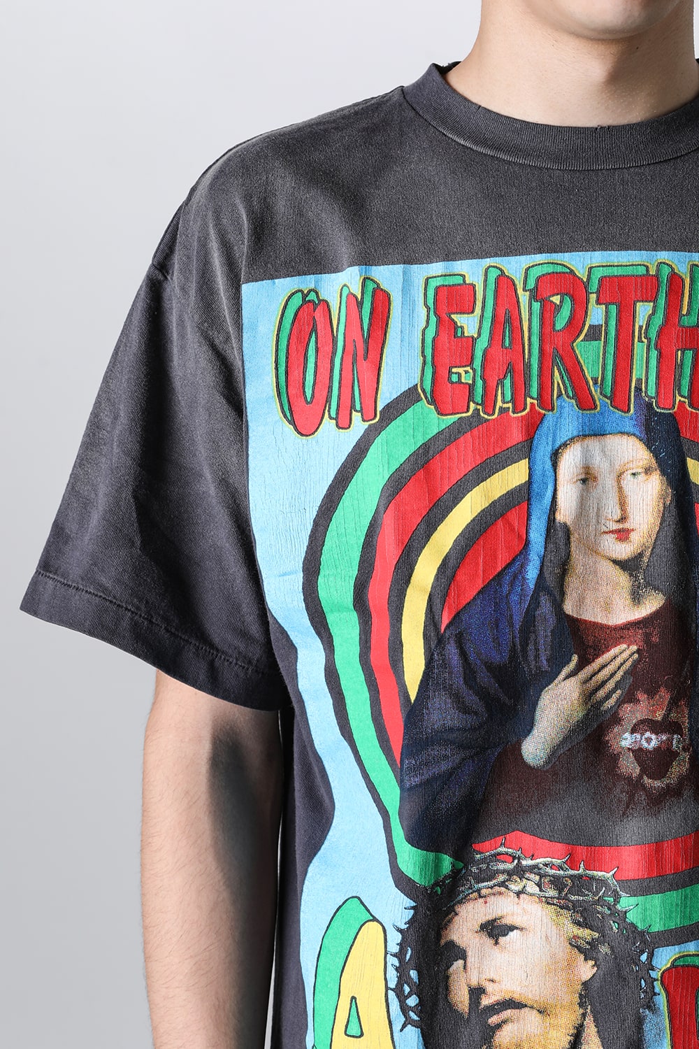 ON EARTH Short sleeve T-shirt