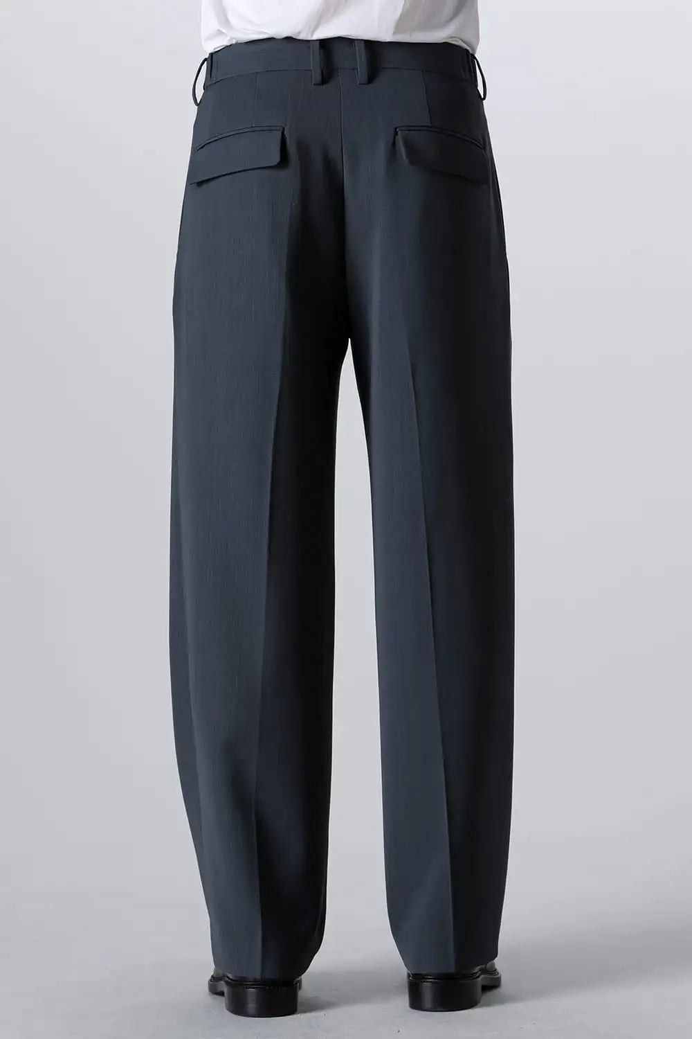 Two Tucks Wide Trousers Charcoal