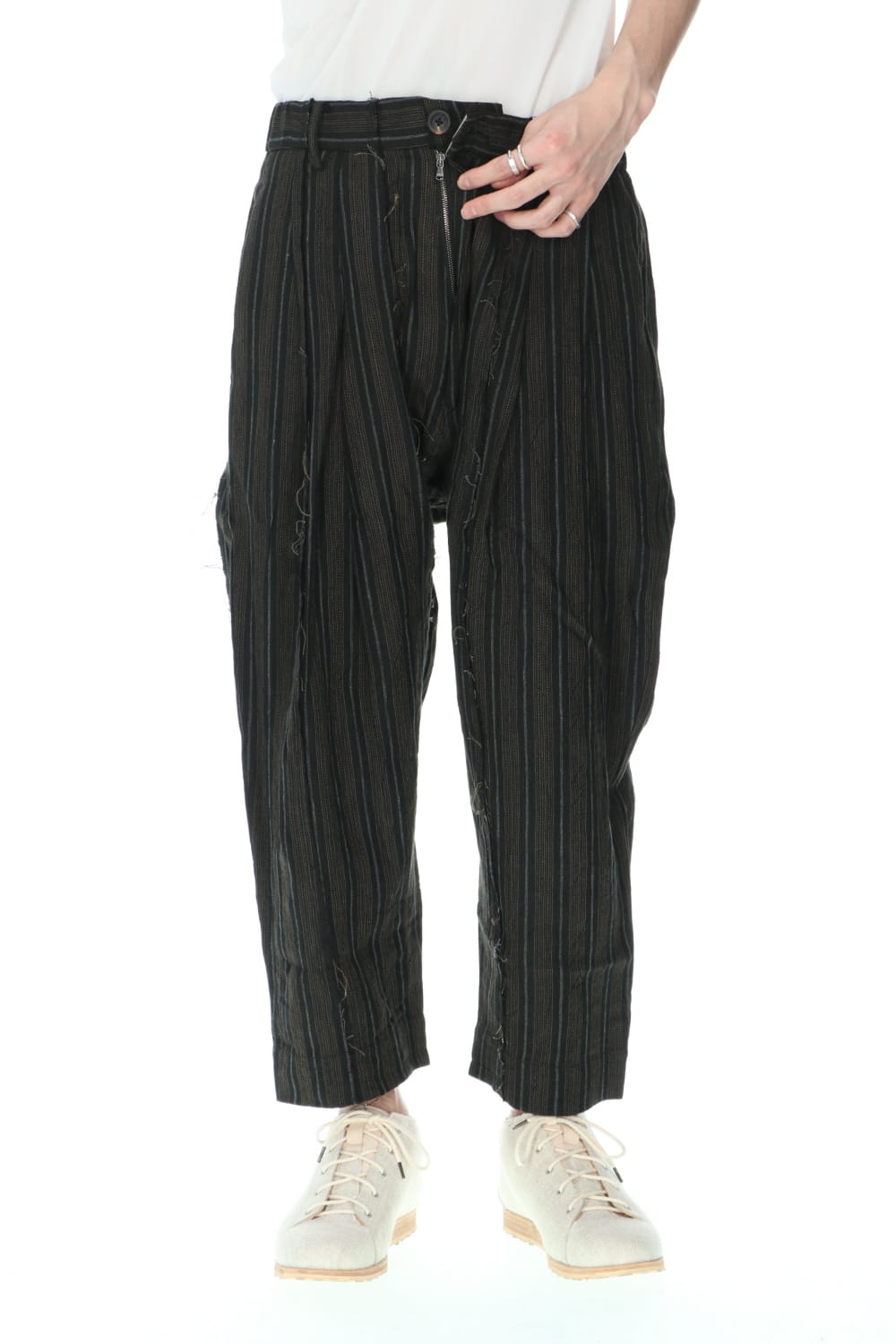Pleated Drop crotch Cropped trousers Black