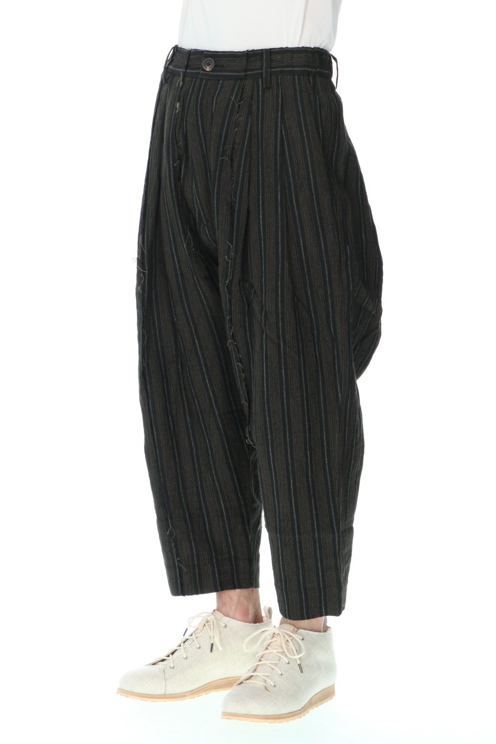 Pleated Drop crotch Cropped trousers Black