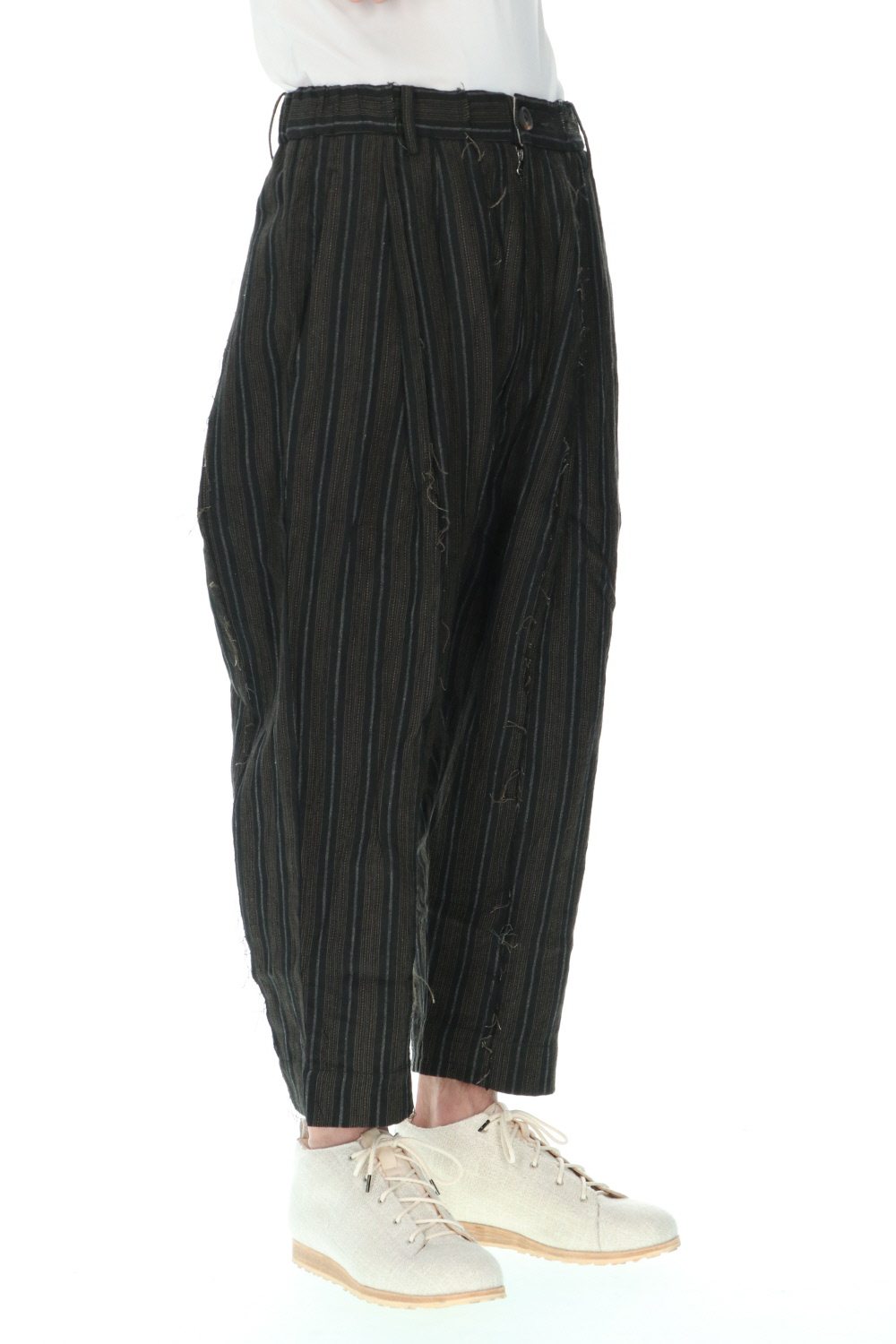 Pleated Drop crotch Cropped trousers Black