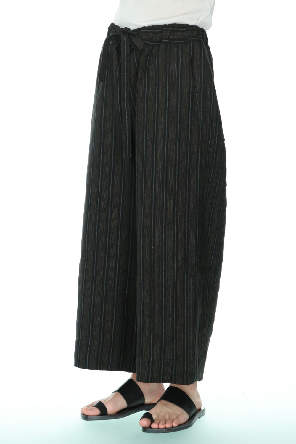 ドローストリング バギー クロップドパンツ