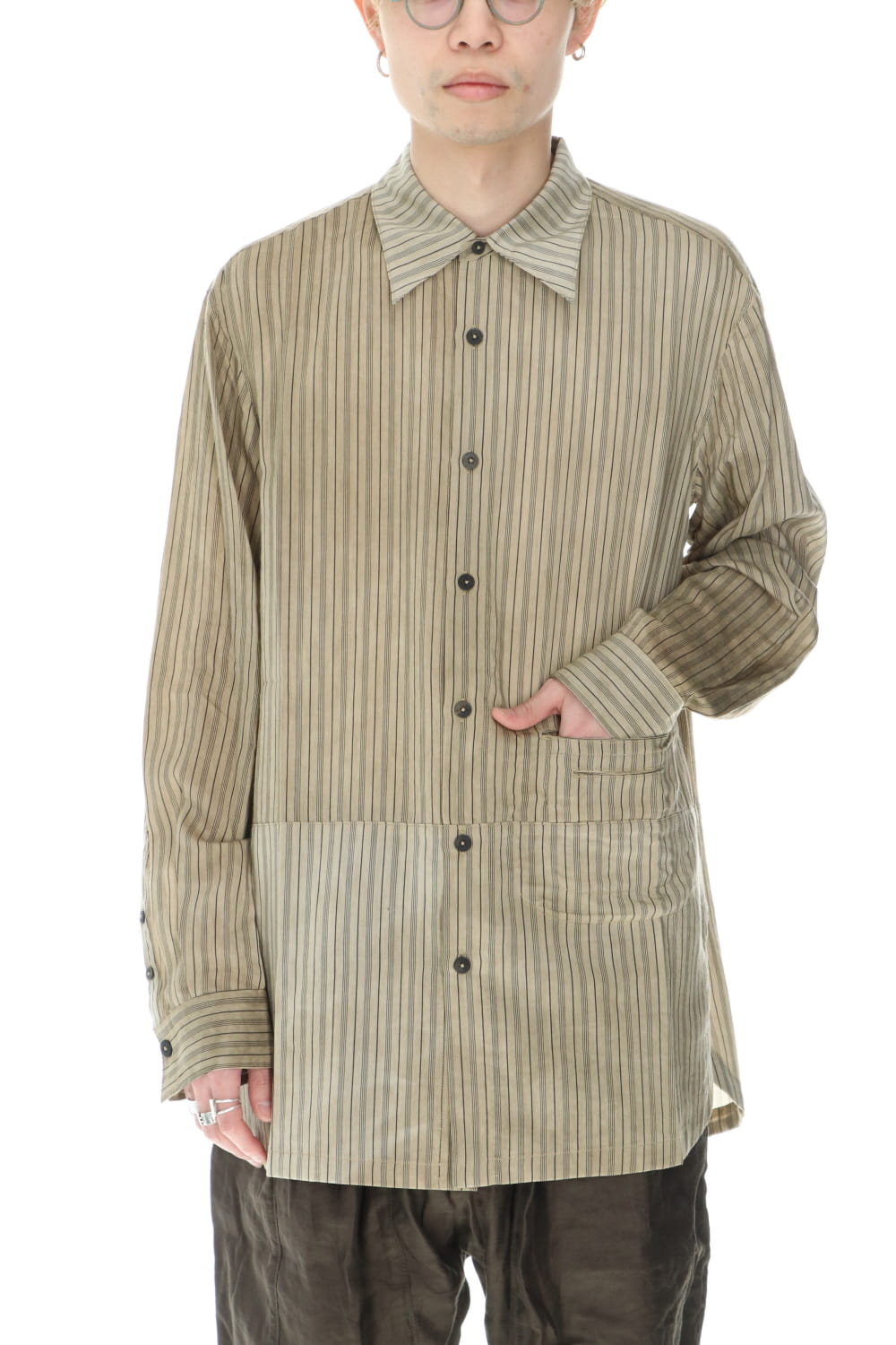 Curved hem Side slit Spread collar shirt Vintage White