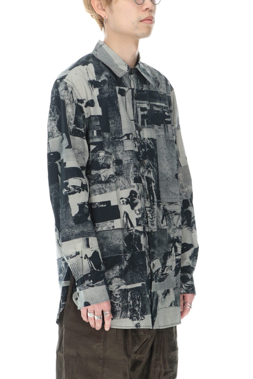 Curved hem Side slit Spread collar shirt Black × White