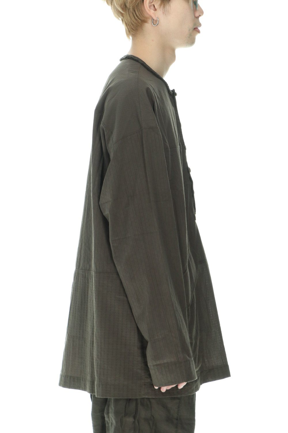 ルーズフィット ヘンリー プラケット トップ