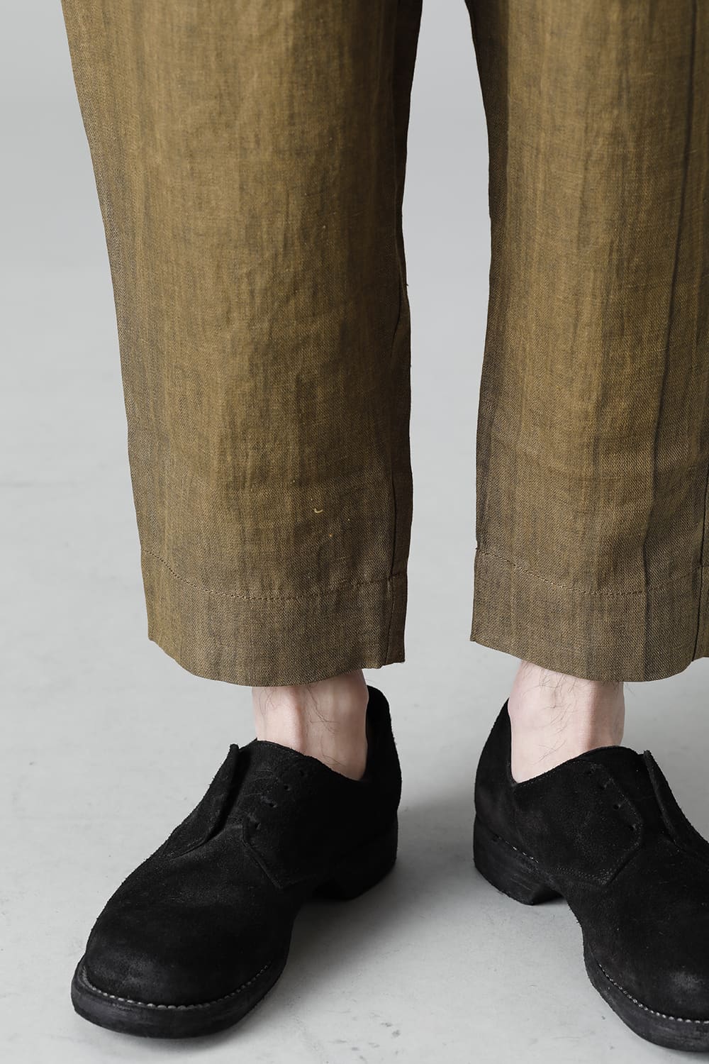 Cropped Tapered Cut Trousers