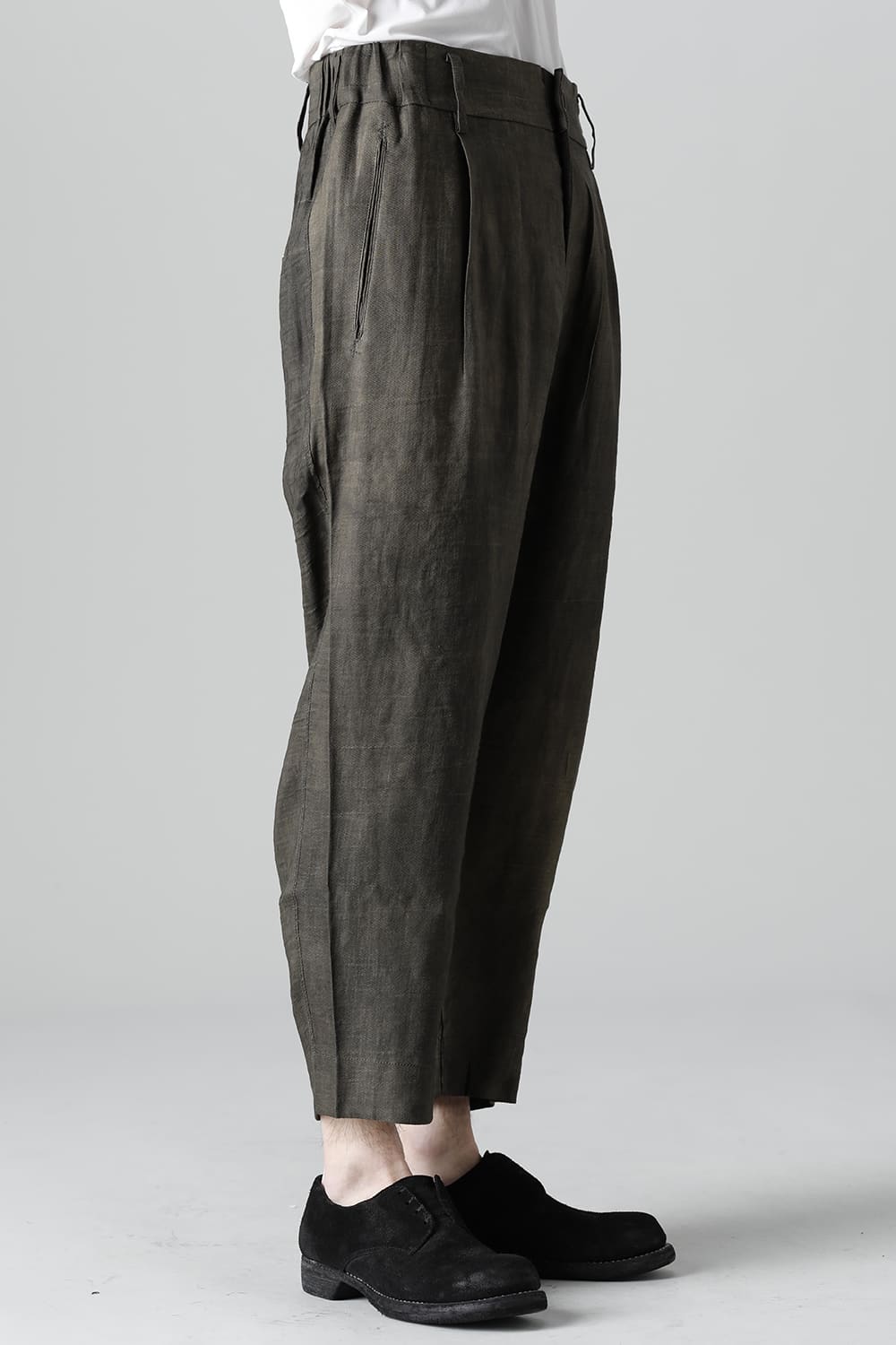 Front Pleated Tapered Trousers