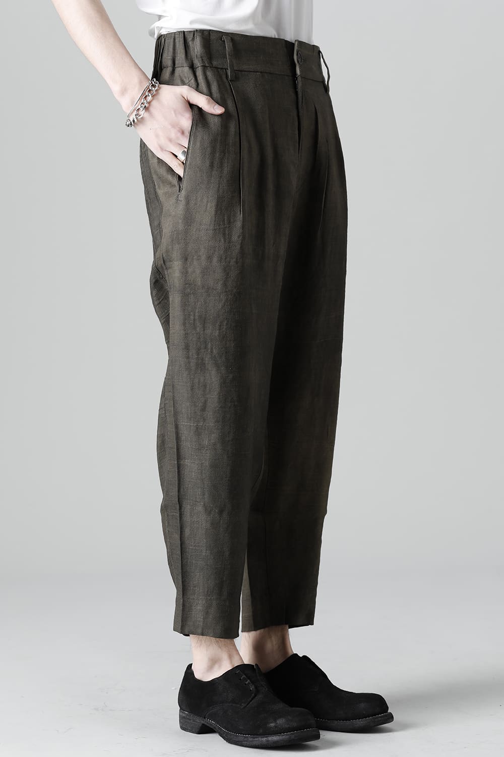 Front Pleated Tapered Trousers