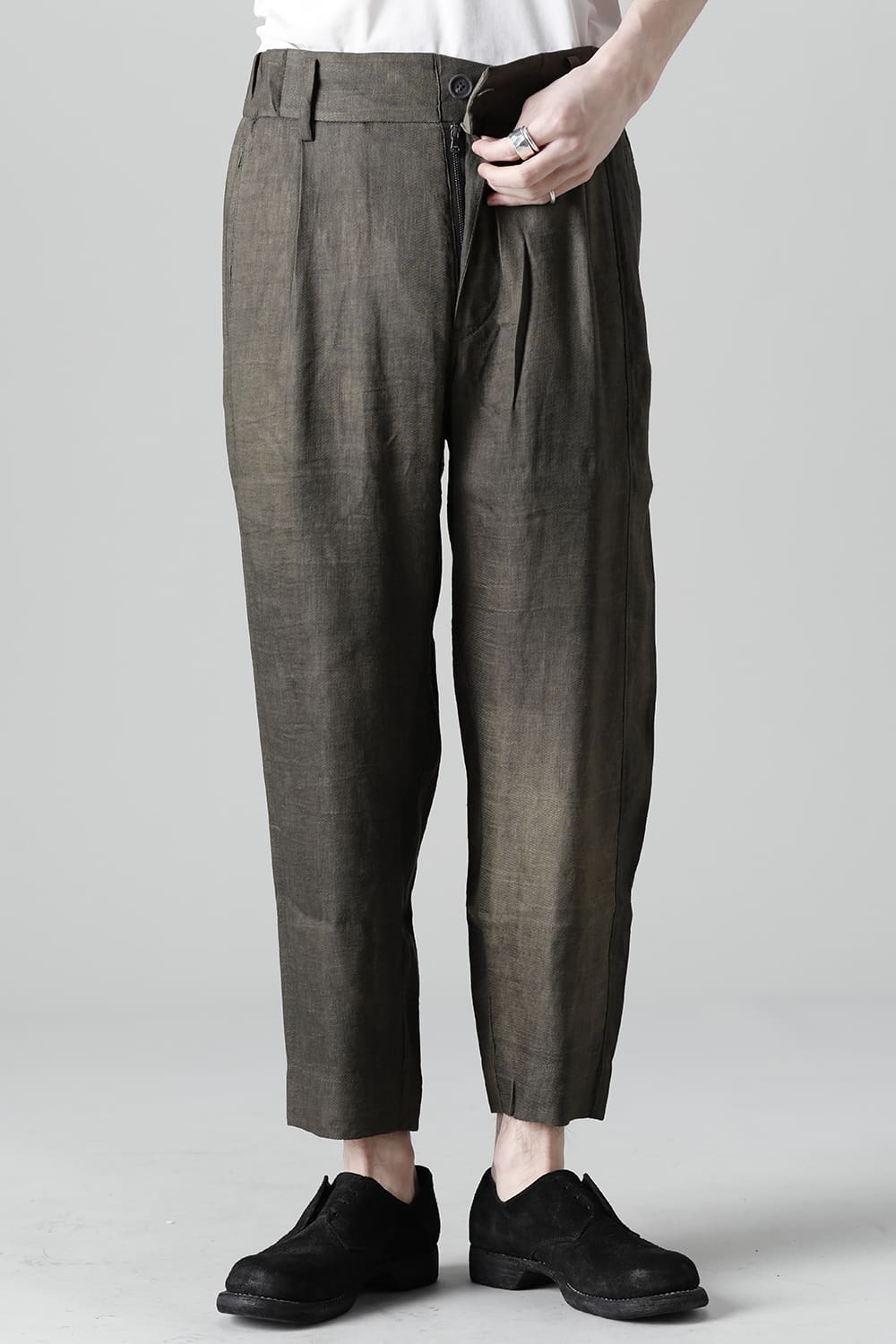 Front Pleated Tapered Trousers